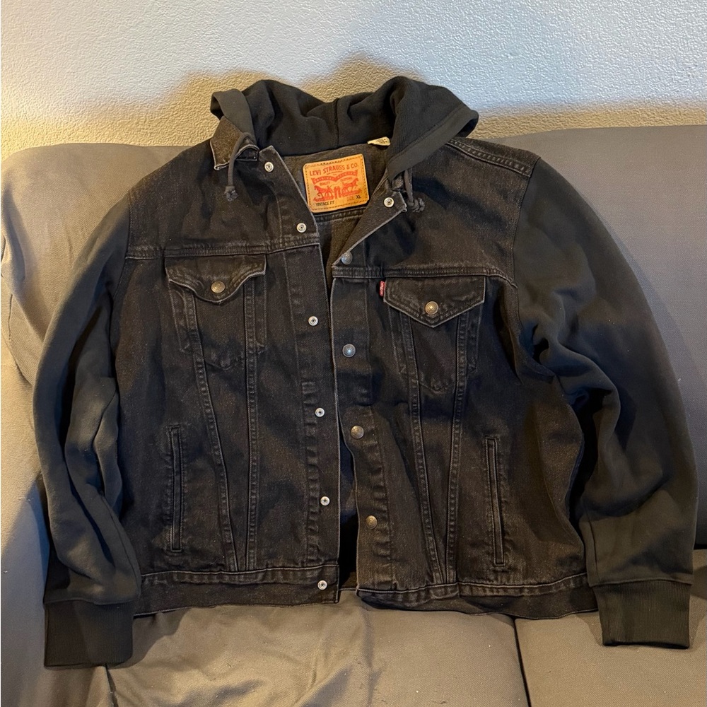 Levi's Black Denim Jacket vintage fit with Red Logo Tab